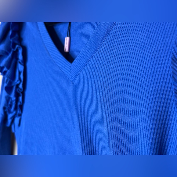 AVEC LES FILLES | RIB KNIT RUFFLE TOP - Picture 4 of 11